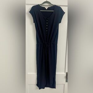 Gap dark blue size medium maxi dress.  Casual and cute.
